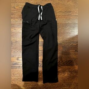 Figs black yola skinny scrub pant